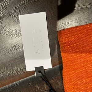 ASTR The Label Orange top